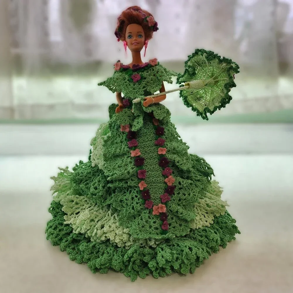 Crochet Felicity Garden Party Dress & Umbrella on Vintage Barbie - Picture 12 of 13